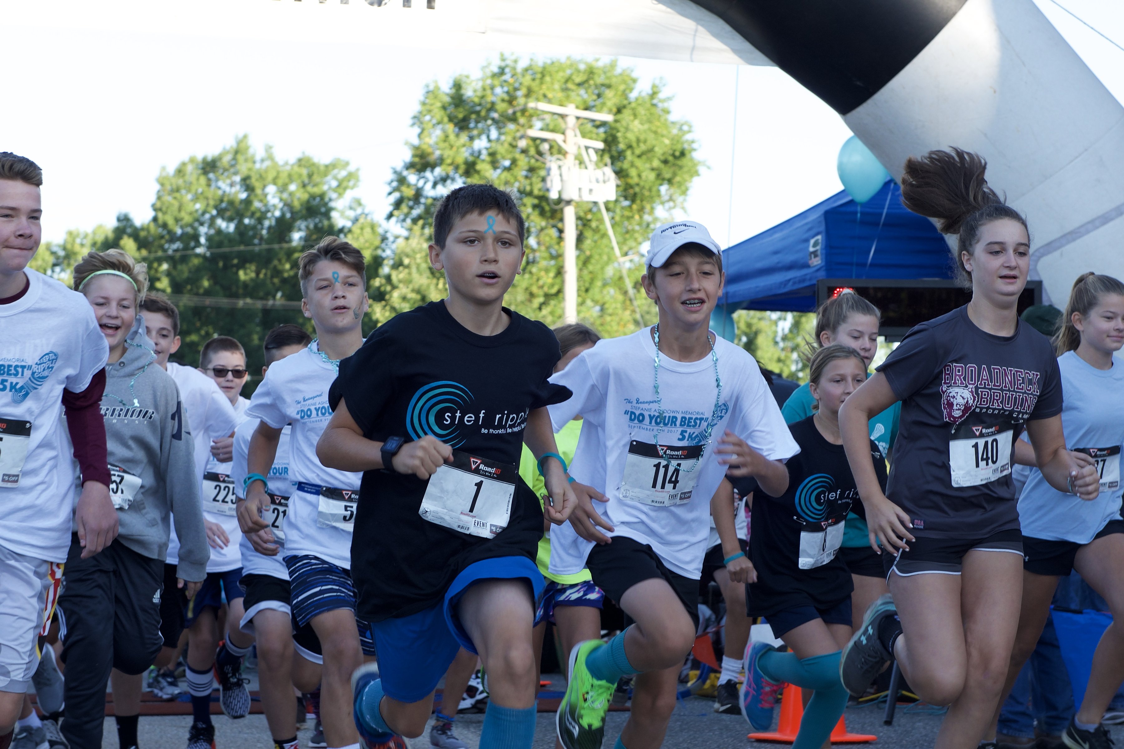 Runners at Do Your Best 5k